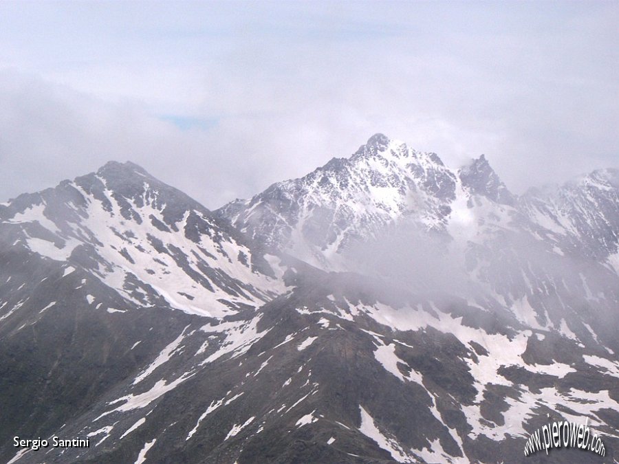 05 Spunta il Piz Emet.JPG